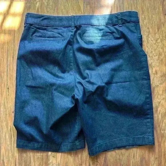 St. John’s Bay Bermuda Shorts Women’s Size 16 Dark Denim - Picture 6 of 7
